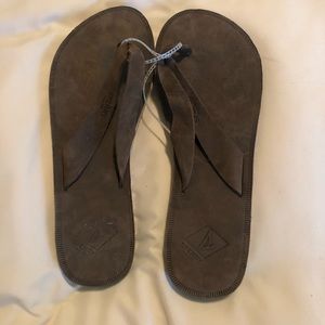 Sperry flip flops